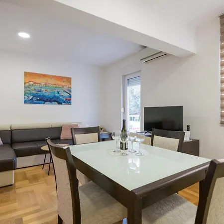 Duplex Split, Near Znjan Apartamento